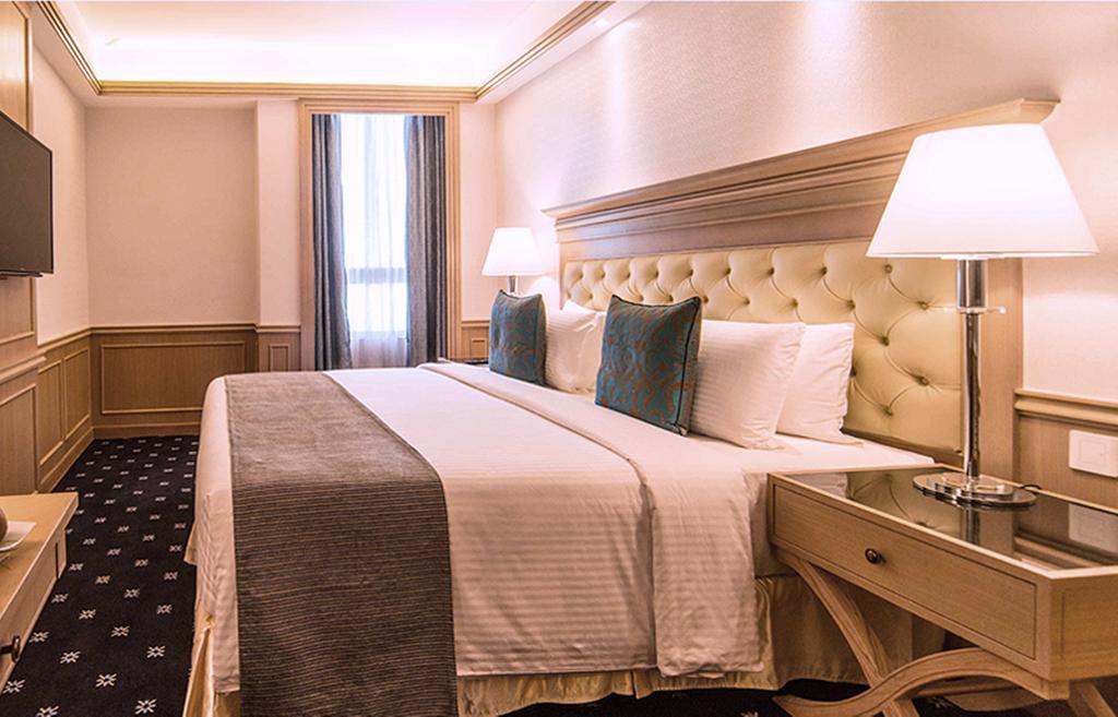 Royale Chulan Penang Hotel George Town Room photo