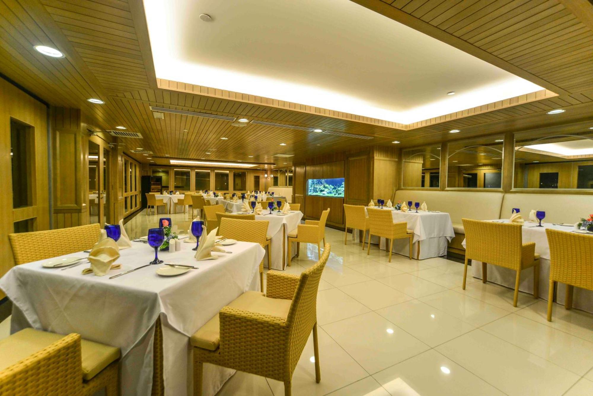 Royale Chulan Penang Hotel George Town Exterior photo