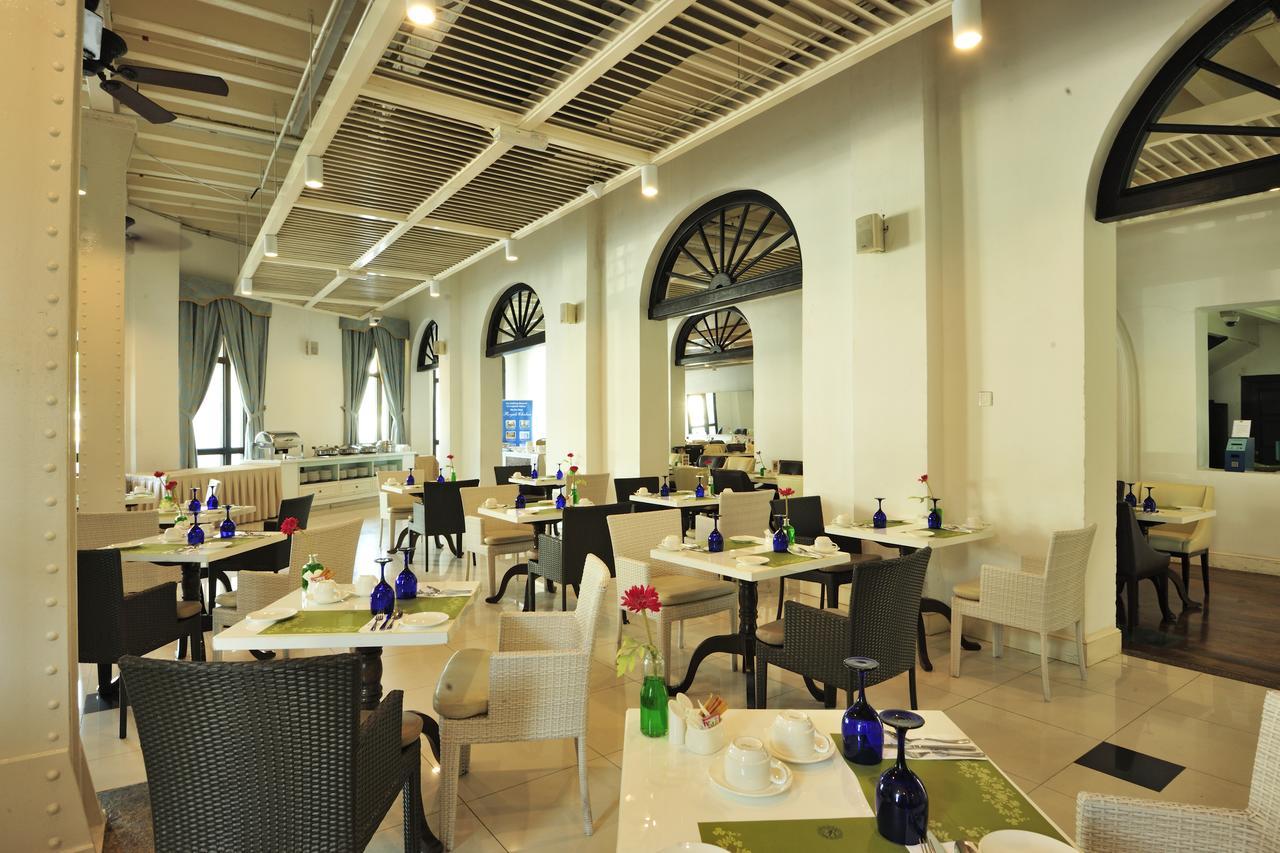 Royale Chulan Penang Hotel George Town Exterior photo
